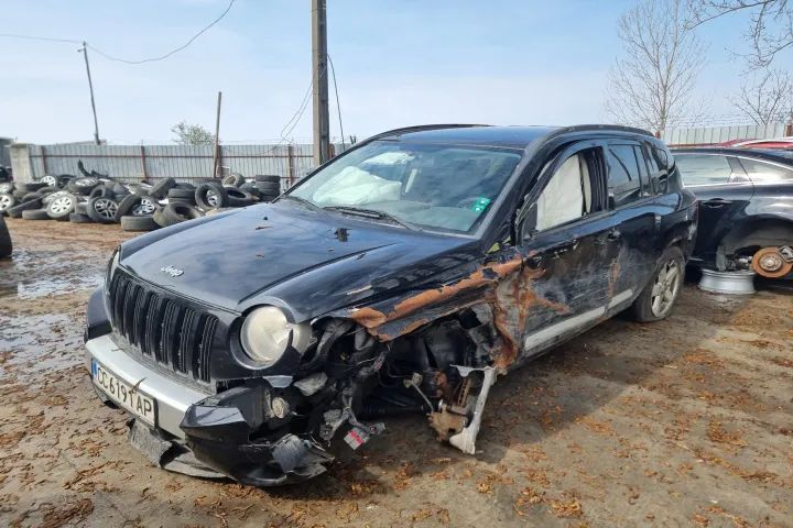 Dezmembrez Jeep Compass 2008 4x4 motor 2.0crd 140cp ECE cutie de viteze manuala 6 trepte 4X4 usa portiera stanga dreapta fata spate aripa bara fata capota dezmembrari