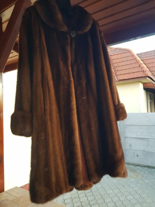 Doua blanuri deosebite