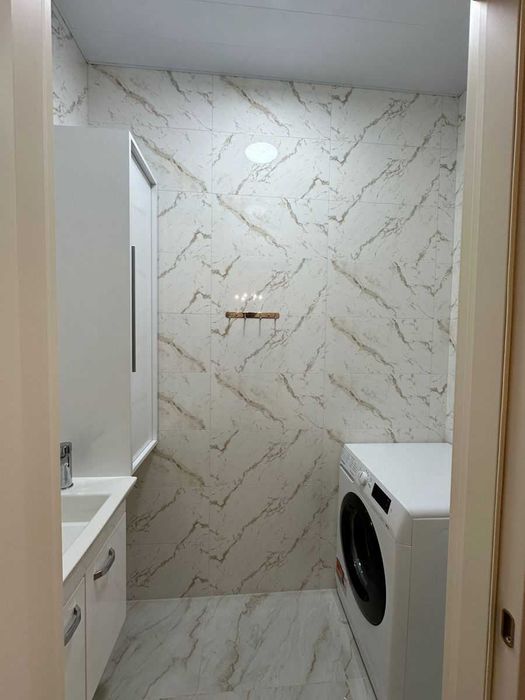 Дава се под наем Двустаен апартамент в София, Лозенец - 54 кв.м за 380 € - Снимка #1