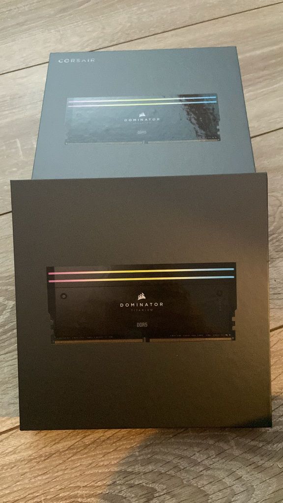 Dominator Titanium RGB 32GB 7200MHz