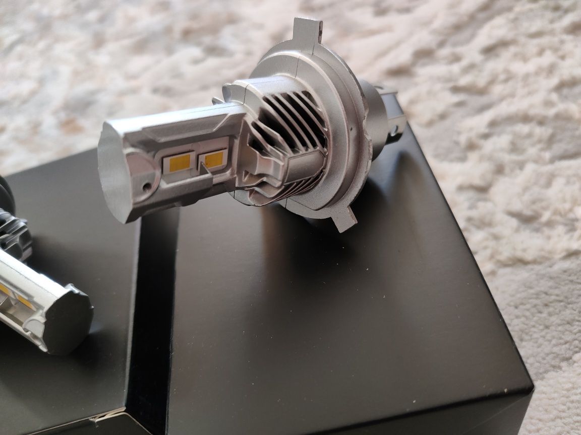 Лампочка под  H4 led