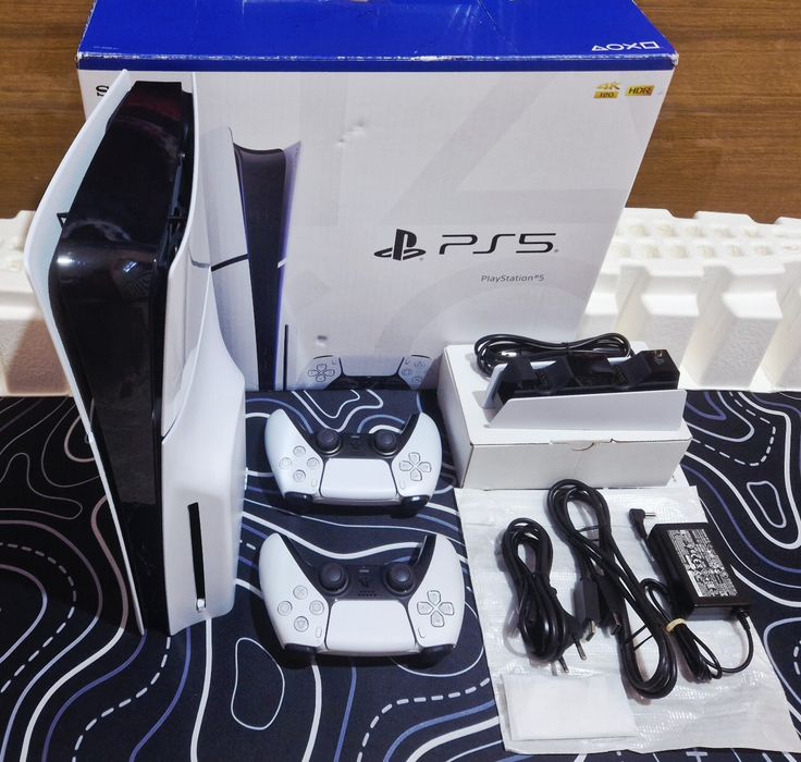 Ps 5 slim 1tb 2 дж+станция и 5 топ игры!
