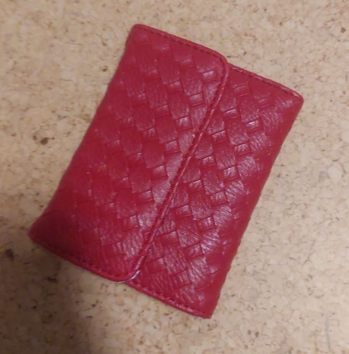 Портмонета няколко