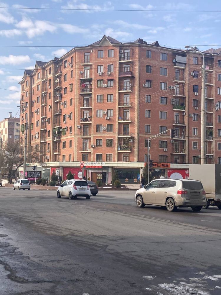 Срочно продается 3 комнатная квартира новостройка 94 кв.м