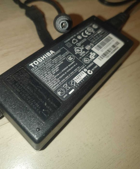 Incarcator alimentato Toshiba original 65w 19v 3.42a PA3917U 1ACA Asus