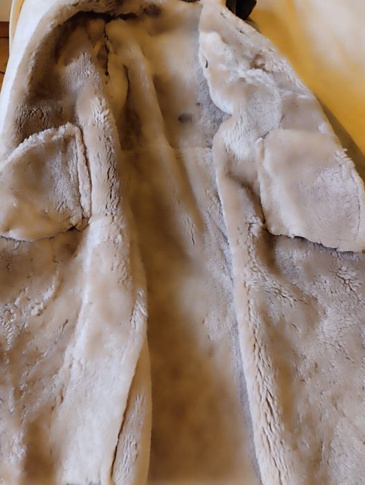 Vând haina blană naturală damă bej m 46-48 talia 2