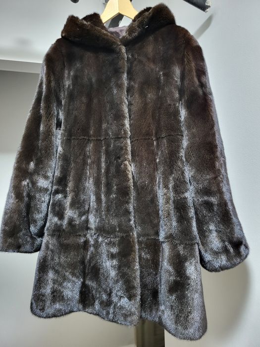 Шуба норка в отличном состоянии.