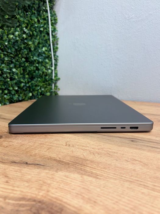 MacBook Pro 16 M1 Pro 512GB RAM 16GB Space Gray