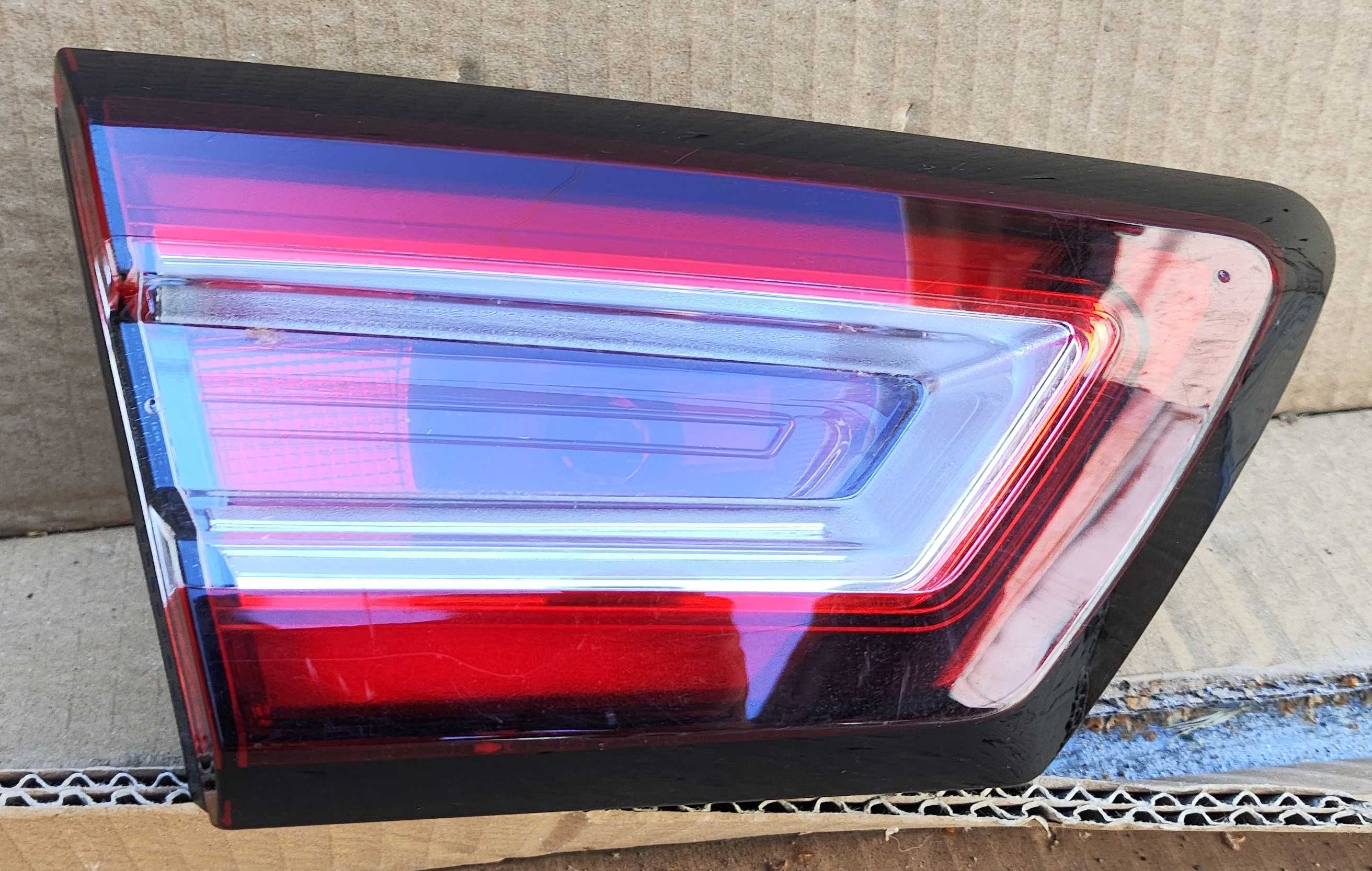 Lampa stop tripla Renault Clio 4 dreapta  pe aripa stanga pe hayon