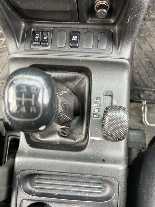 Mitsubishi Pajero 2003