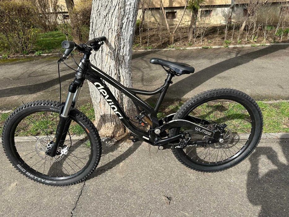 Downhill Bike Devinci Wilson Domain Shimano ZEE FOX Floa tx2 Kashima