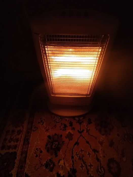 Три электрических обогревателя! Лёгкие переносные компактные.