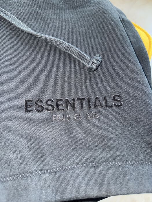 pantaloni scurti essentials