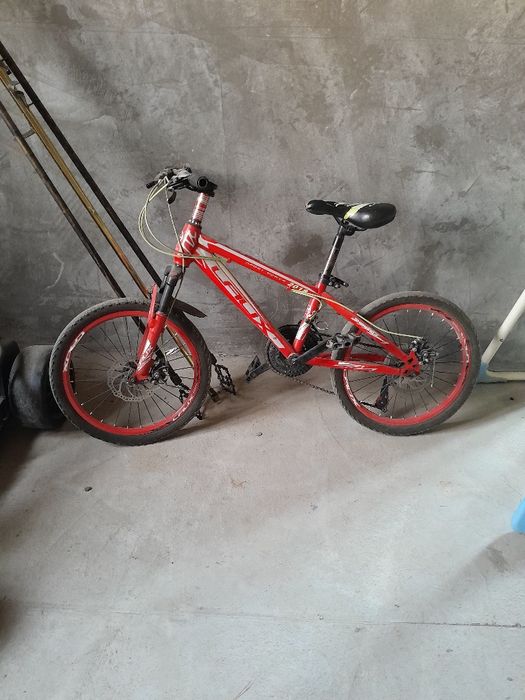 Велосипеды, гонечние мошыни