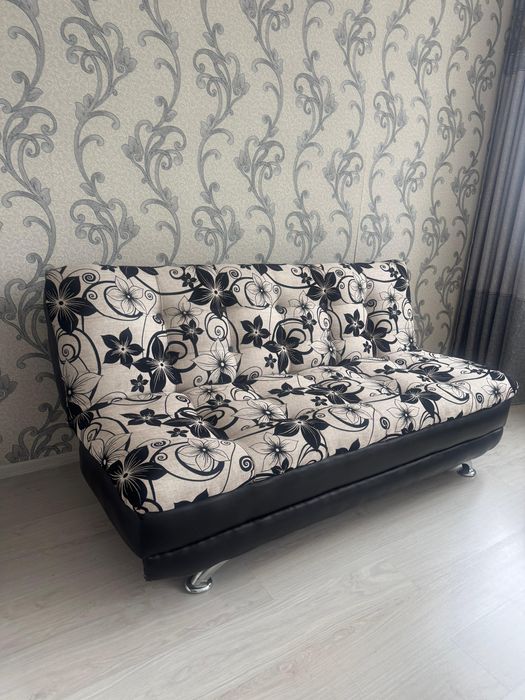 Продам диван и кресла.