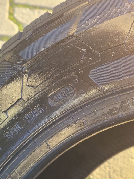 215 65 16c Continental