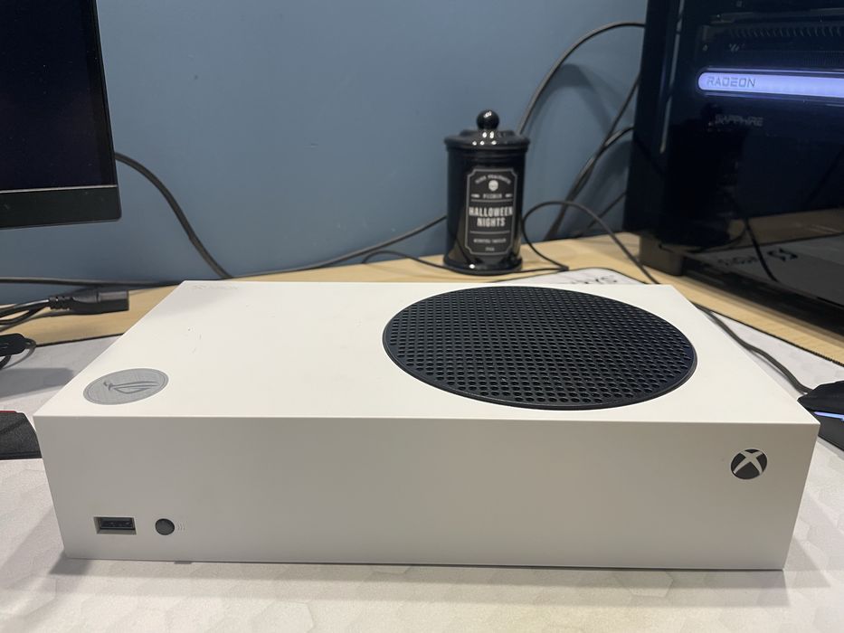 Xbox Series S + Casti 5.1 Surround Razer + Adaptor tastatura si mouse