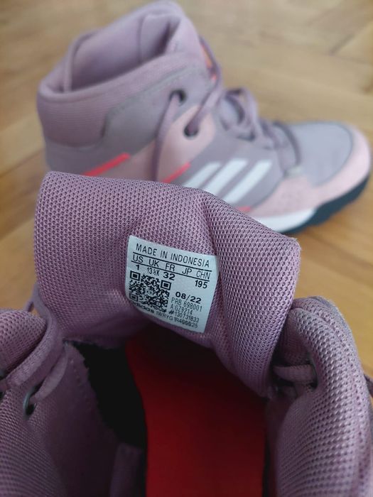 Vand ghete fetite Adidas Traxion nr.32