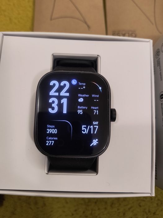 Смарт часовник Xiaomi Watch 4