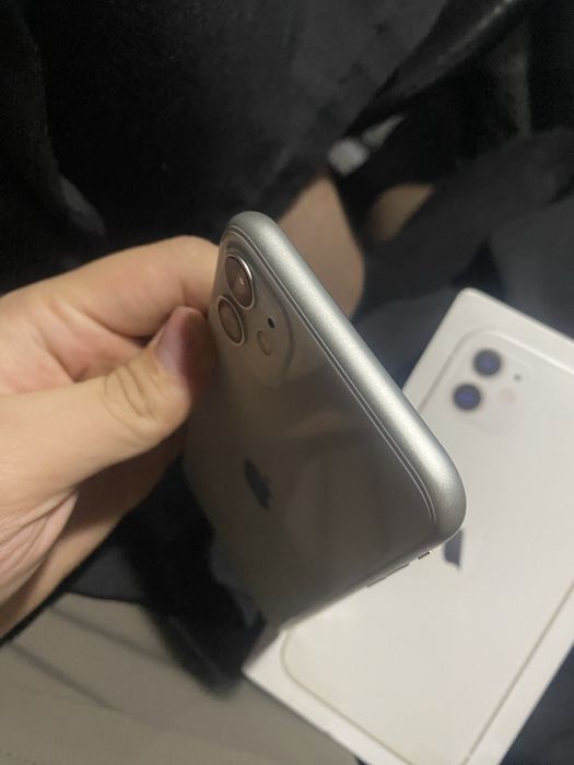 iPhone 11 в идеальном состоянии