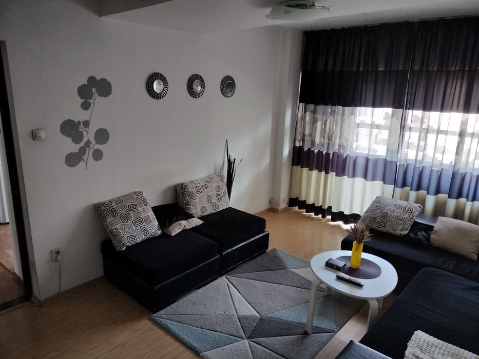 Închiriez apartament 3 camere Unirii Sud, decomandat