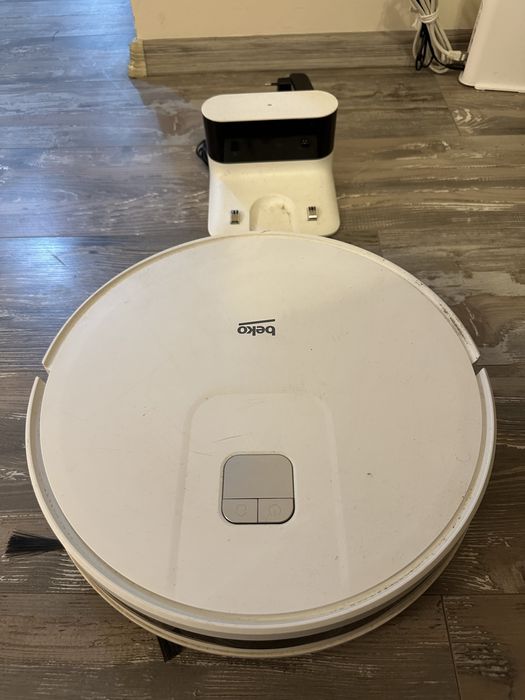 Aspirator robot Beko folosit foarte putin.
