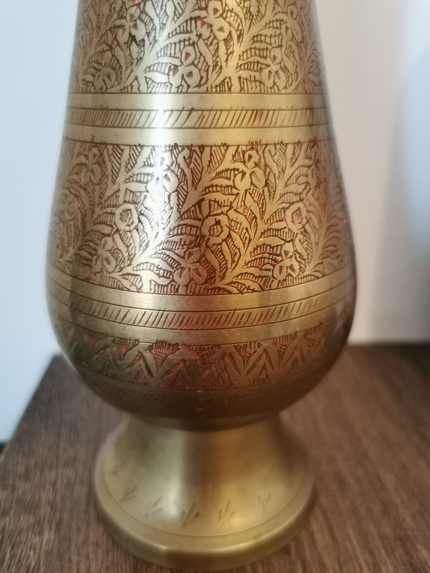 Vaza de flori din bronz