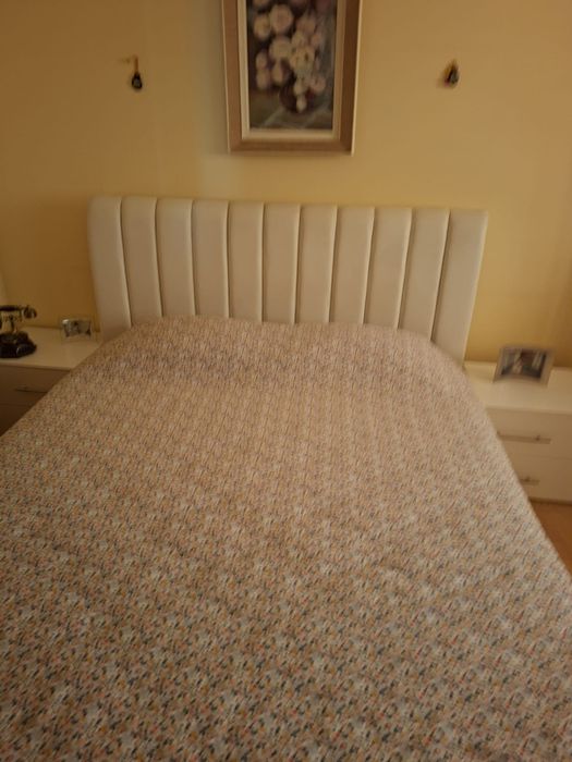 Pat cu noptiere și comodă