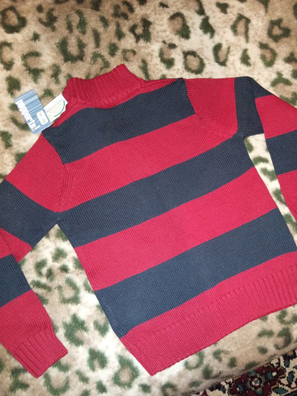 Детский свитер (Новый)