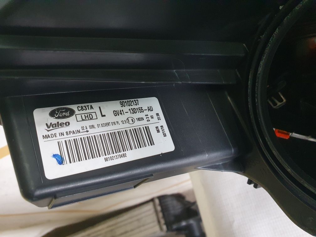 Far stanga xenon Ford Kuga dupa 2016 cod GV41-13D155-AD