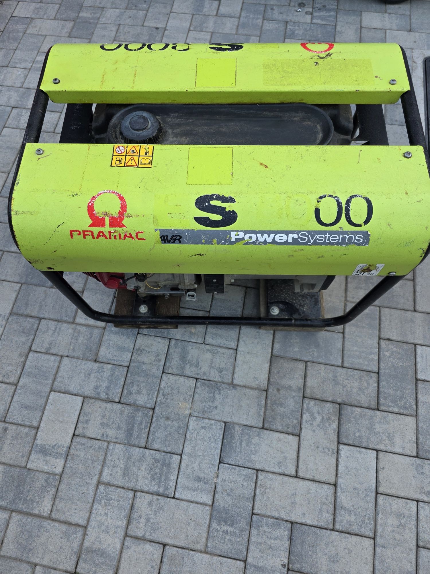 Generator Pramac Es8000 Trifazat 2021 funcționează impecabil