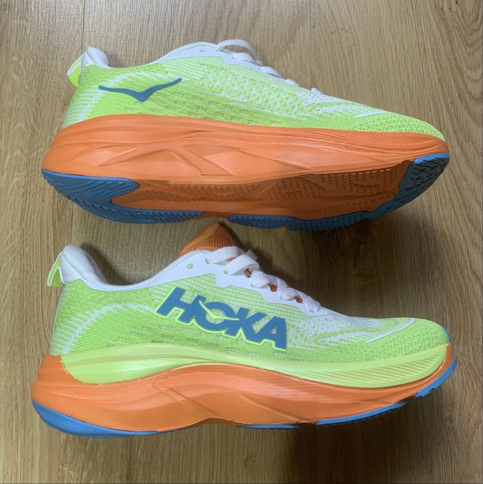 Vând Hoka nr.42.