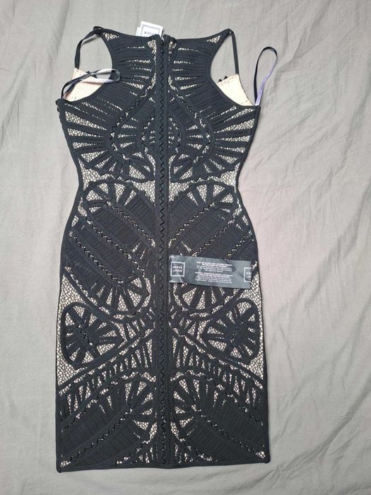 Елегантна рокля на дизайнер Herve Ledger, модел Imari, размер S