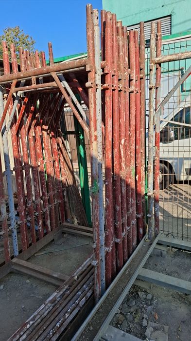 Închiriez schela și popii metalici