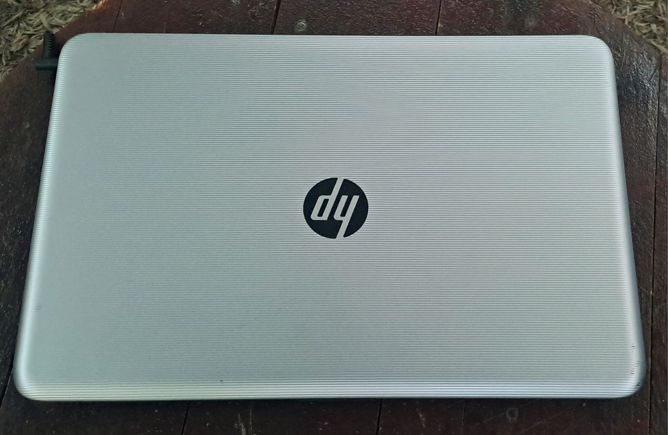 URGENT !!! Laptop HP 250 G8 Full HD 8GB 256 GB SSD