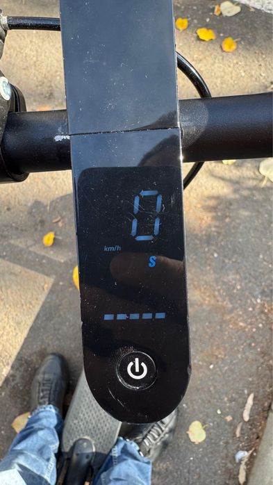 Trotineta electrica cu defect