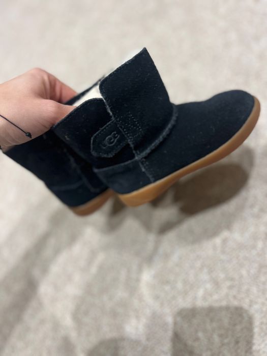 Ugg uri fetita originale