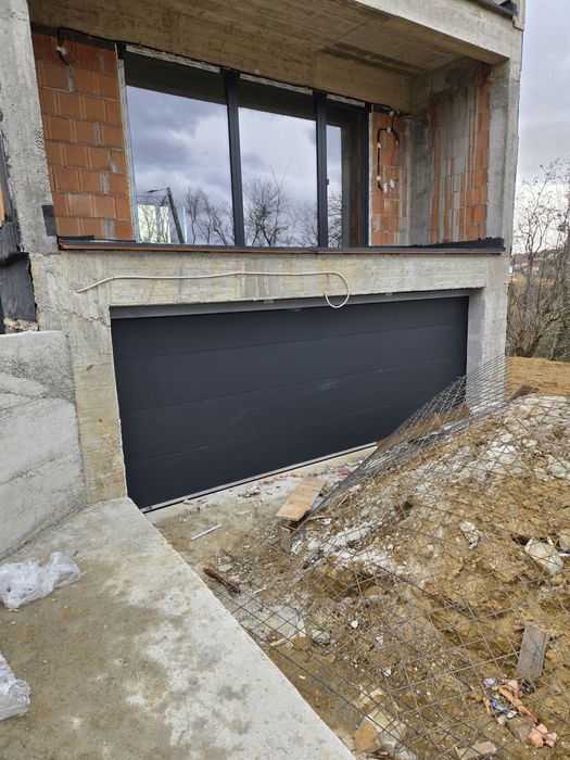 Usi de garaj/ usi tip rulou/ usa industriala/ usa batanta