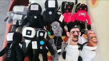 0lusuri Skibidi, Rainbow Friends Roblox si Huggy W
