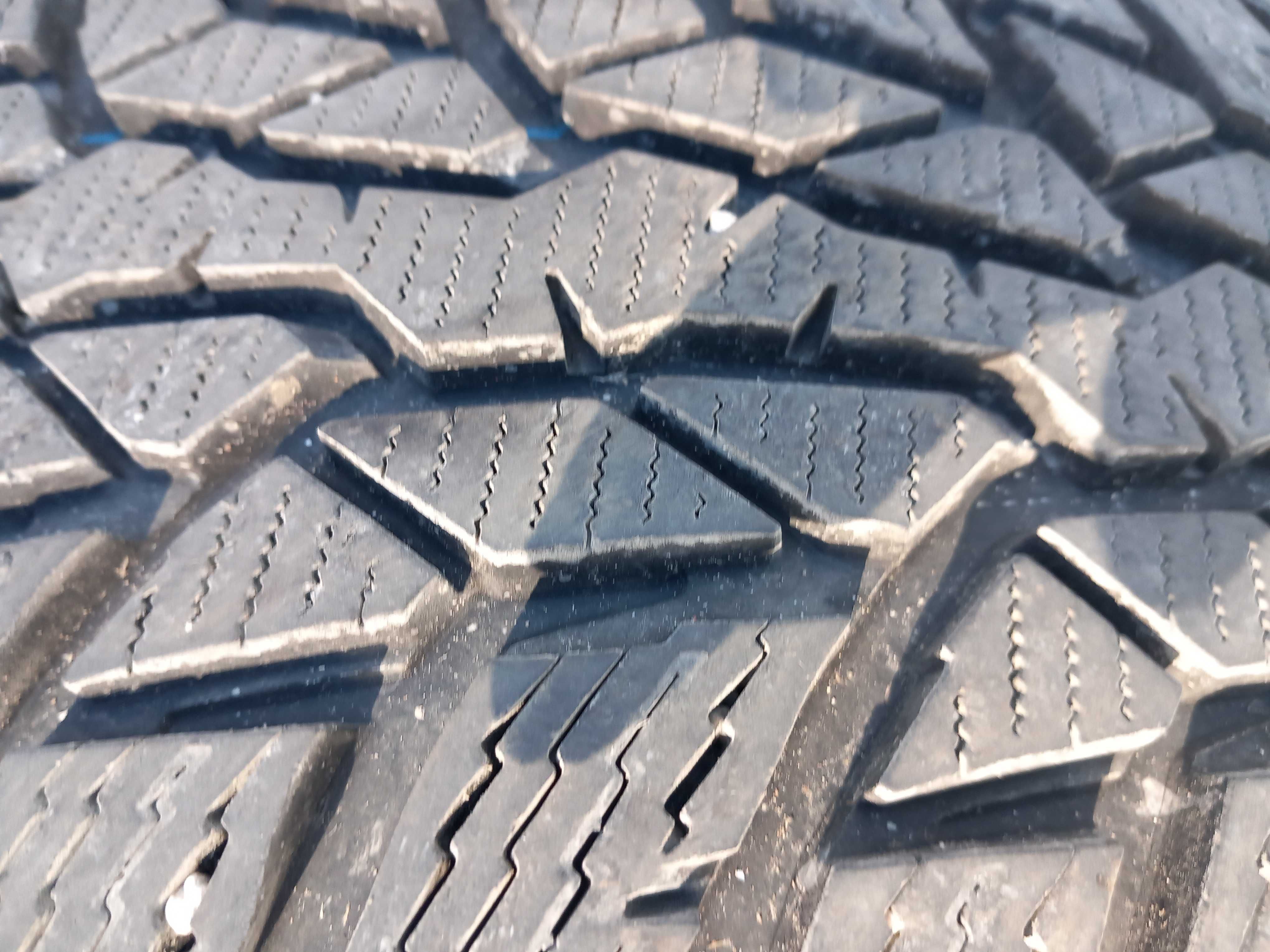 225/55 R16 99H XL Nokian