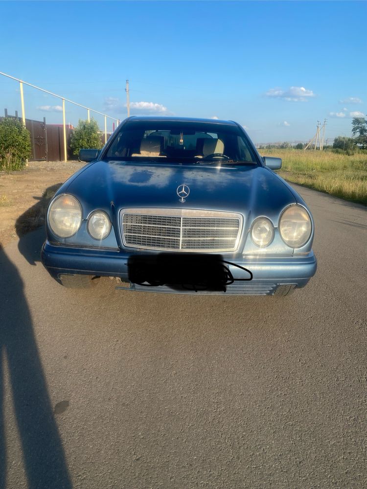 Продам мерседес 210 ,