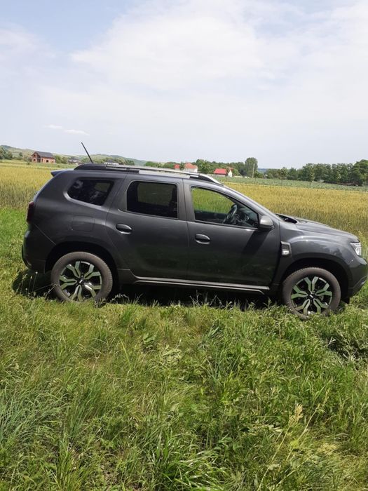 Dacia Duster de Garaj  cu 5000 Km unic proprietar !!