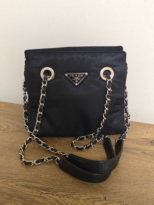 Prada страхотна дамска чанта