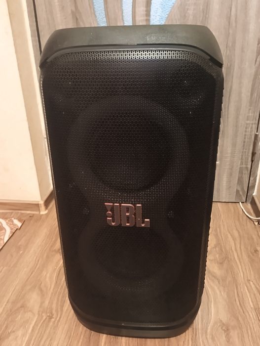 Vând boxa JBL stage 320