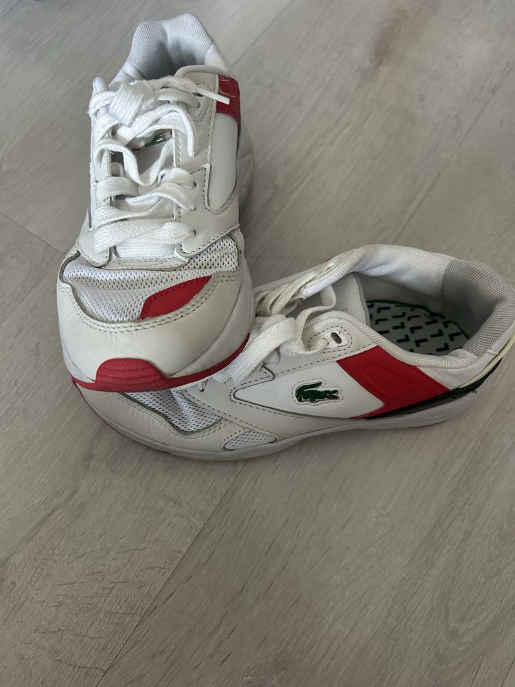 Adidasi Lacoste marime 39