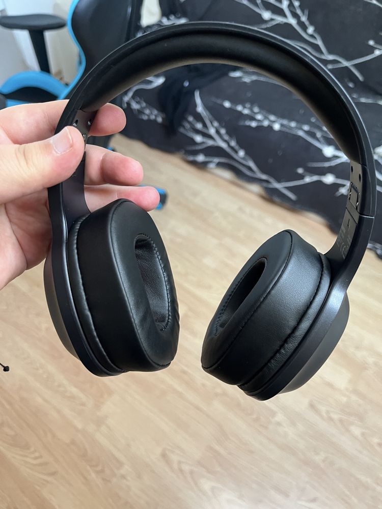 Casti hama  bluetooth noi inca in garantie.