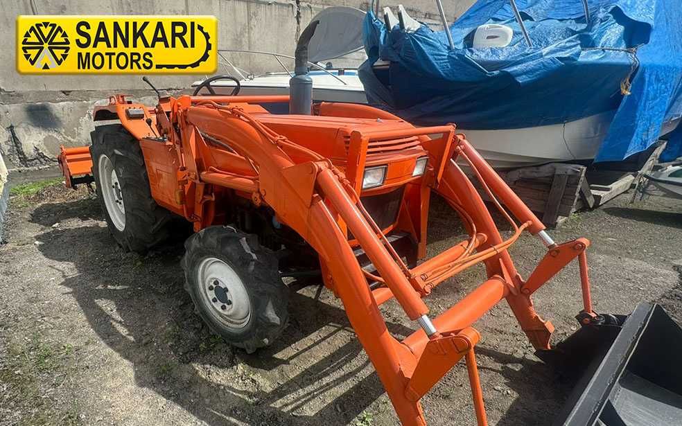 Kubota L1-43 ковш, культиватор 2000 г.