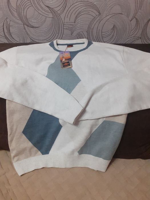 Продам или обменяю новый свитер