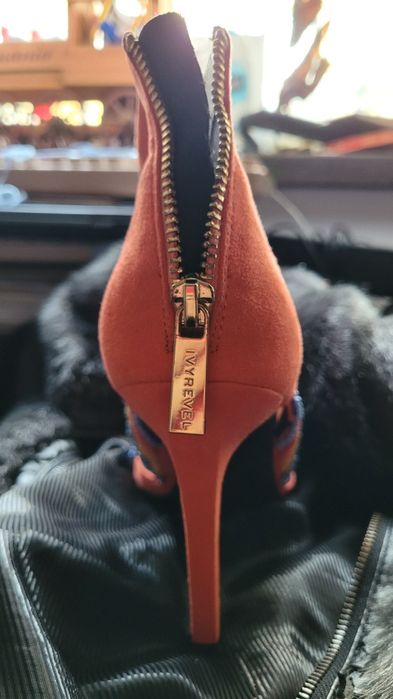 Sandale portocalii cu mărgele colorate – design deosebit, mărimea 38,5