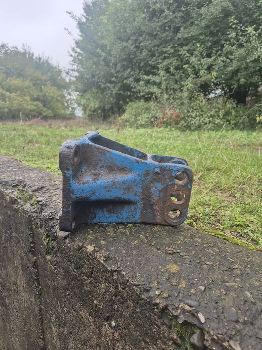 Vând  cupla tirant central